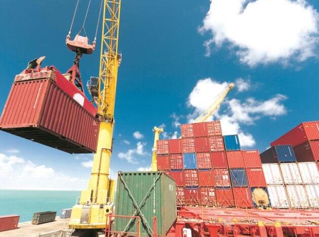 印度8月份出口增长46%至332.8亿美元;贸易逆差扩大至138亿美元