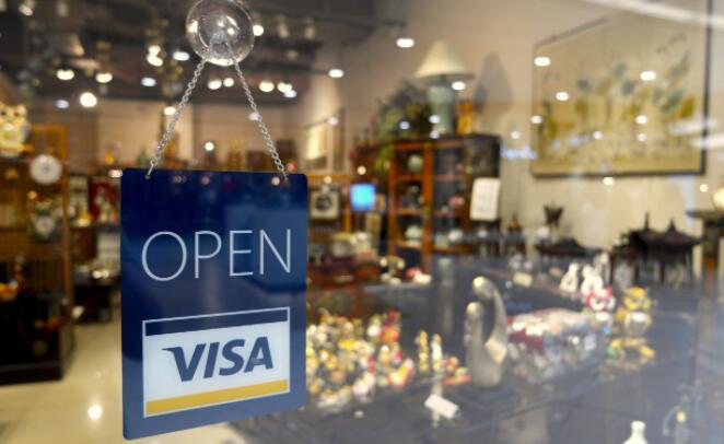 Visa在旅游和在线消费方面的盈利超过预期